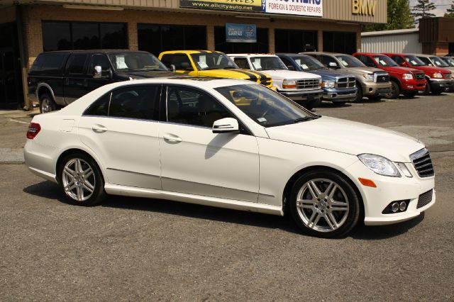 2010 Mercedes-Benz E-Class 2.5S W PWR Sunroof