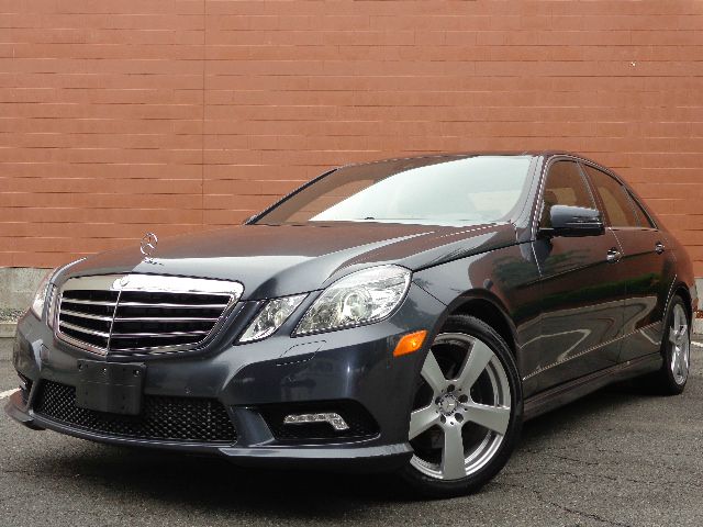 2010 Mercedes-Benz E-Class 2010 Nissan 2.0S