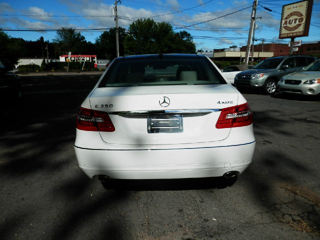 2010 Mercedes-Benz E-Class 2010 Nissan 2.0S