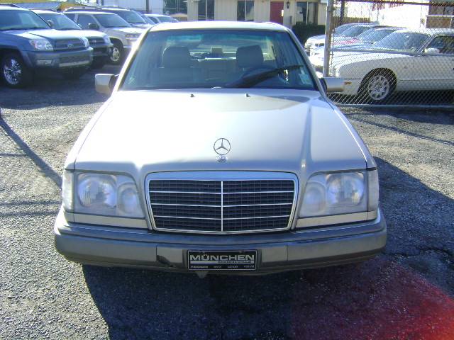 1994 Mercedes-Benz E Class SXT