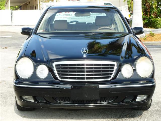 2000 Mercedes-Benz E Class SXT