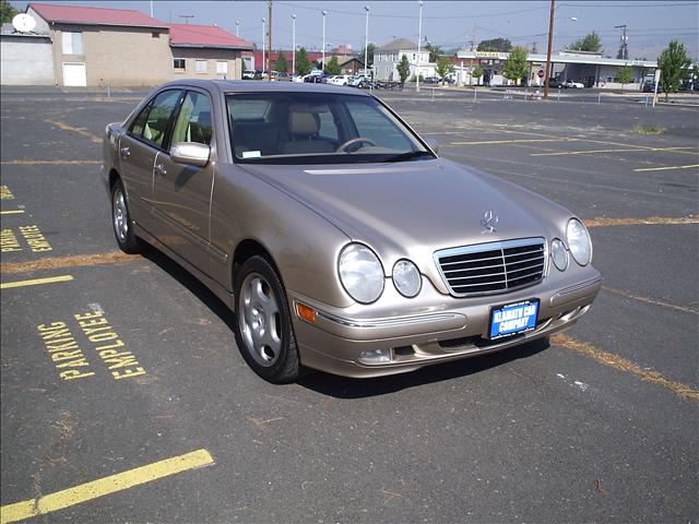 2001 Mercedes-Benz E Class 2WD Supercrew 139 XLT