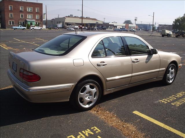 2001 Mercedes-Benz E Class 2WD Supercrew 139 XLT