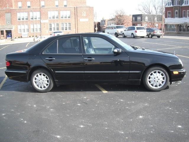 2001 Mercedes-Benz E Class Limited 4WD 8-pass