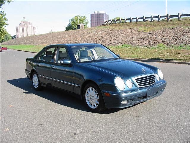 2001 Mercedes-Benz E Class SXT