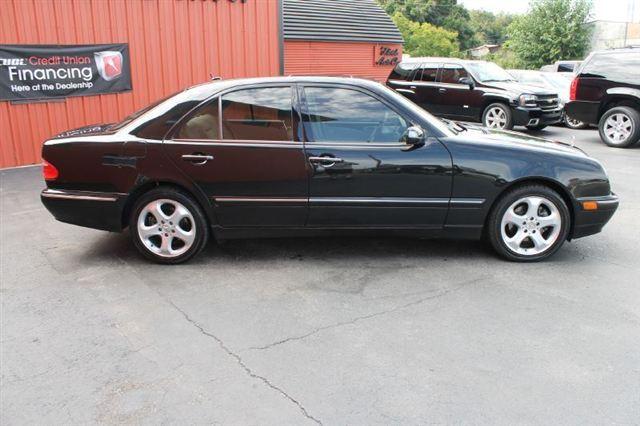 2002 Mercedes-Benz E Class 2WD Supercrew 139 XLT