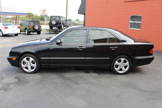 2002 Mercedes-Benz E Class 2WD Supercrew 139 XLT