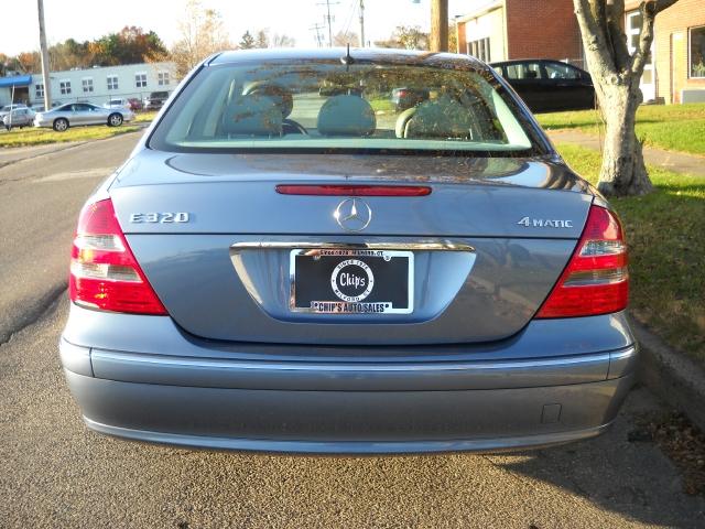 2005 Mercedes-Benz E Class Base L