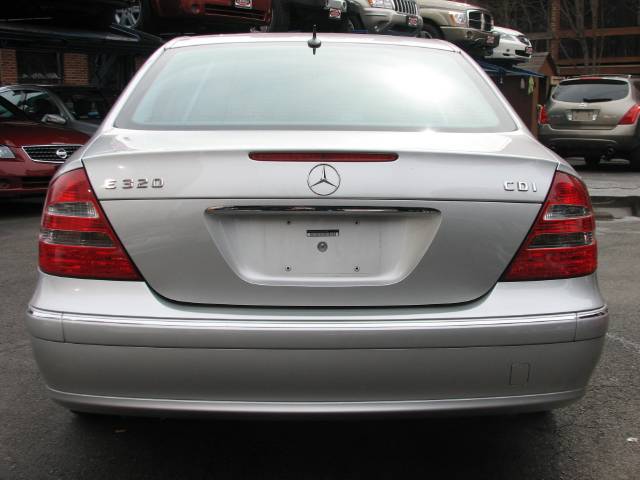 2005 Mercedes-Benz E Class Base GLS