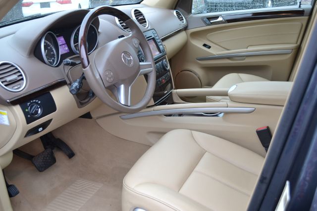 2010 Mercedes-Benz GL-Class SE Sedan AT