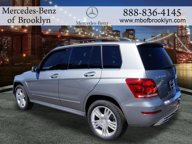 2013 Mercedes-Benz GLK-Class 320 W/ Sunroof