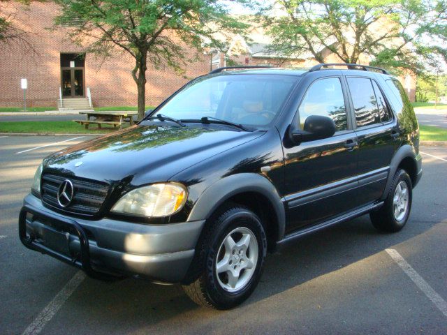 1998 Mercedes-Benz M-Class AWD Wagon Automatic VERY NICE