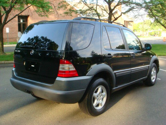 1998 Mercedes-Benz M-Class AWD Wagon Automatic VERY NICE