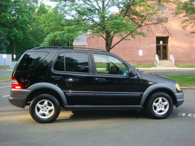 1998 Mercedes-Benz M-Class AWD Wagon Automatic VERY NICE