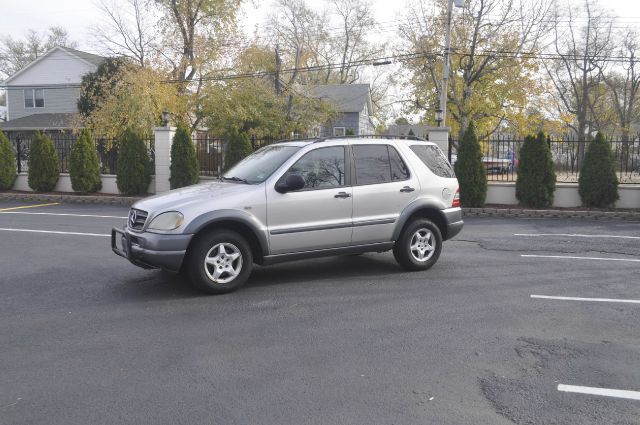 1998 Mercedes-Benz M-Class AWD Wagon Automatic VERY NICE