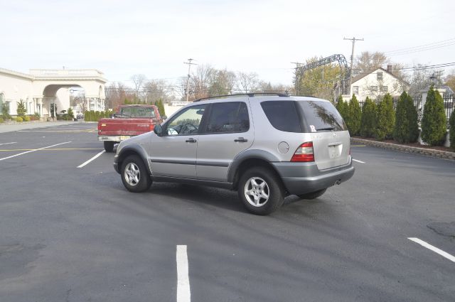 1998 Mercedes-Benz M-Class AWD Wagon Automatic VERY NICE