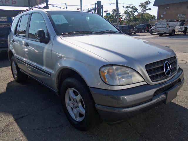 1998 Mercedes-Benz M-Class AWD Wagon Automatic VERY NICE