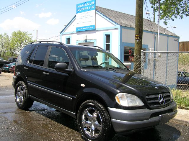 1998 Mercedes-Benz M-Class AWD Wagon Automatic VERY NICE