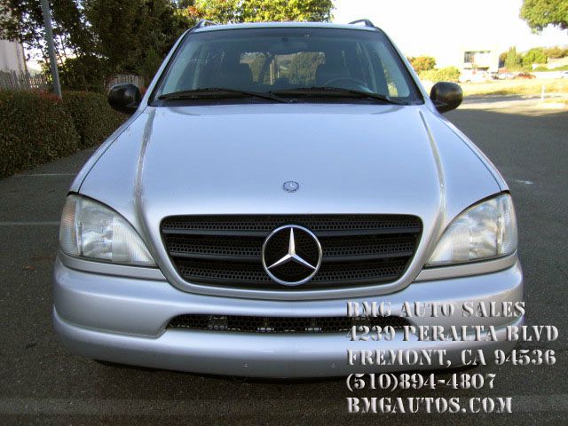 1999 Mercedes-Benz M-Class AWD Wagon Automatic VERY NICE