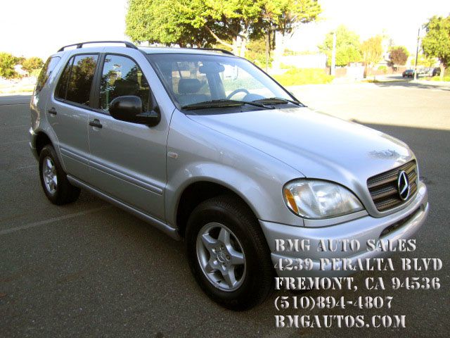 1999 Mercedes-Benz M-Class AWD Wagon Automatic VERY NICE