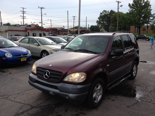 1999 Mercedes-Benz M-Class AWD Wagon Automatic VERY NICE