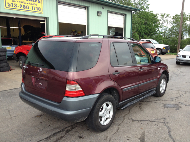 1999 Mercedes-Benz M-Class AWD Wagon Automatic VERY NICE