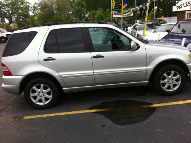 1999 Mercedes-Benz M-Class 3500 SLT Dually