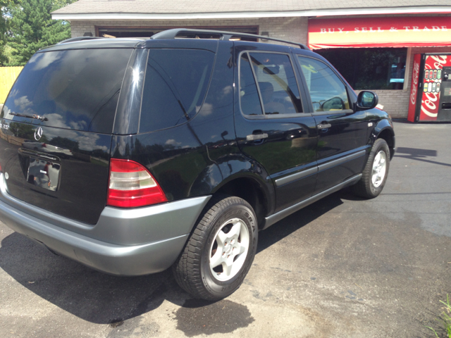 1999 Mercedes-Benz M-Class AWD Wagon Automatic VERY NICE