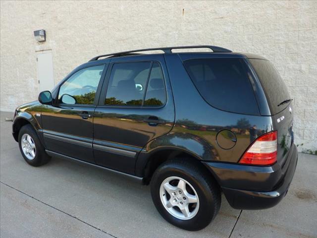 1999 Mercedes-Benz M-Class EX - DUAL Power Doors