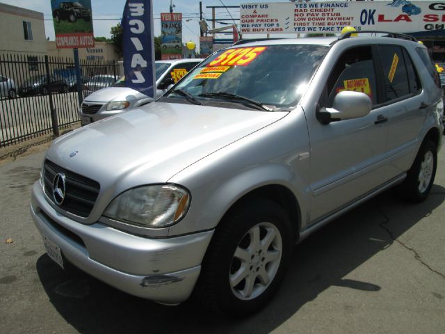 1999 Mercedes-Benz M-Class 3500 SLT Dually