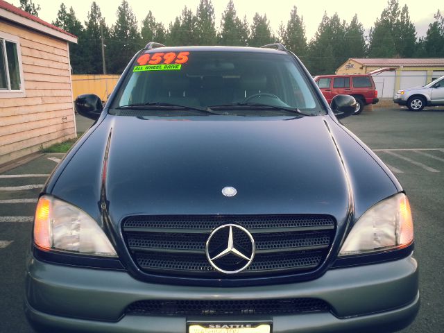 1999 Mercedes-Benz M-Class AWD Wagon Automatic VERY NICE