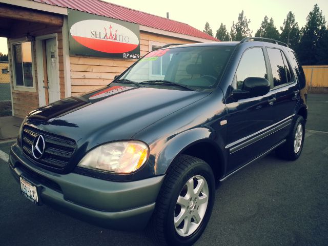 1999 Mercedes-Benz M-Class AWD Wagon Automatic VERY NICE