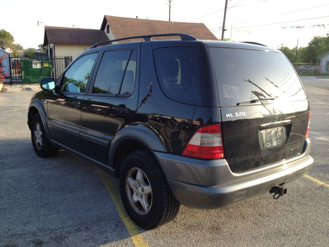 1999 Mercedes-Benz M-Class AWD Wagon Automatic VERY NICE