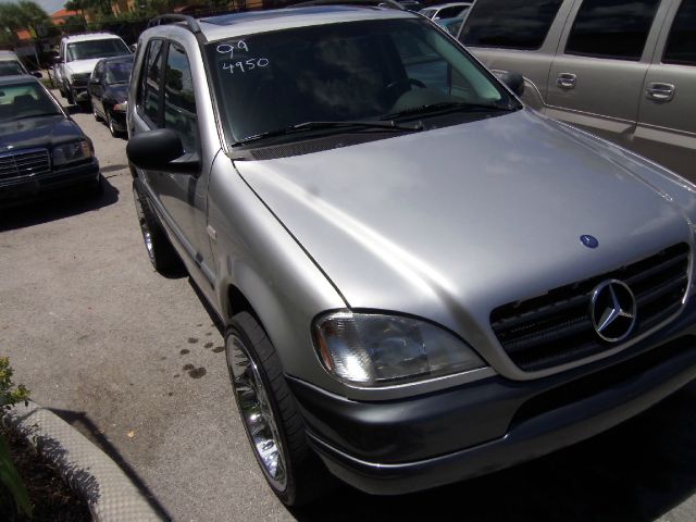 1999 Mercedes-Benz M-Class AWD Wagon Automatic VERY NICE