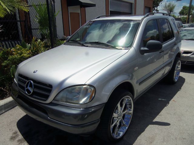 1999 Mercedes-Benz M-Class AWD Wagon Automatic VERY NICE