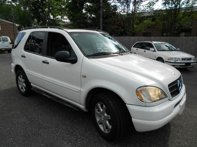 1999 Mercedes-Benz M-Class 3500 SLT Dually