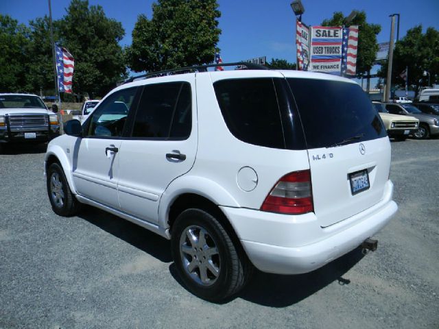 1999 Mercedes-Benz M-Class 3500 SLT Dually