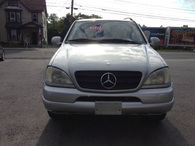 2000 Mercedes-Benz M-Class AWD Wagon Automatic VERY NICE