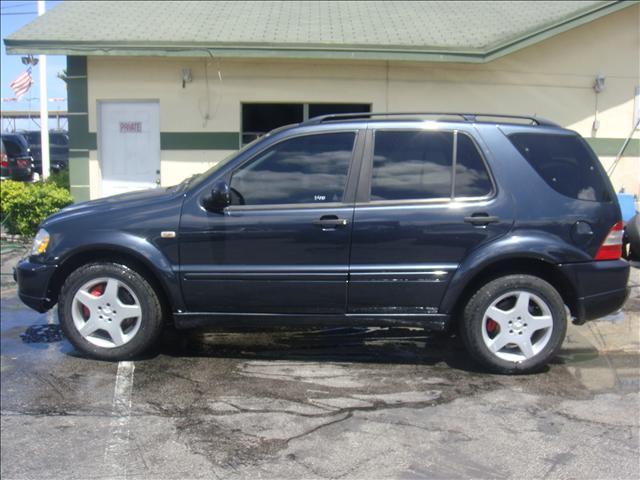 2000 Mercedes-Benz M-Class SLT Crew Cab Long Bed 4WD