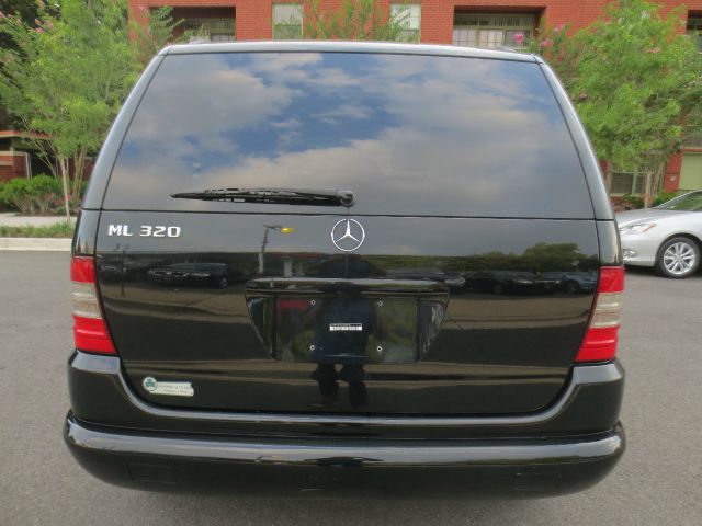 2000 Mercedes-Benz M-Class AWD Wagon Automatic VERY NICE