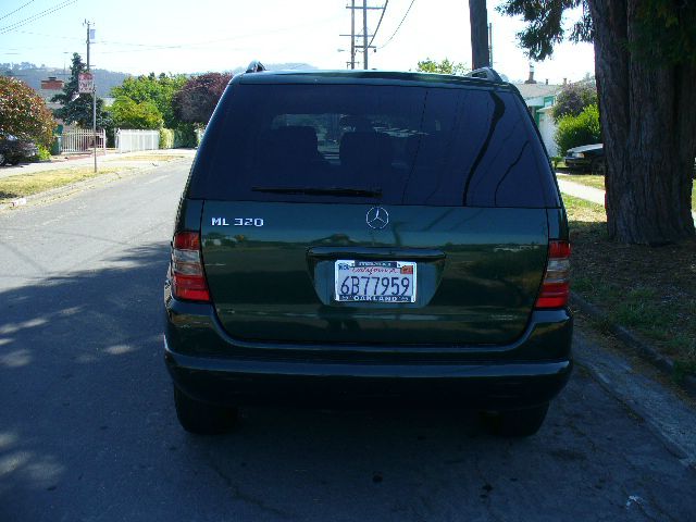 2000 Mercedes-Benz M-Class AWD Wagon Automatic VERY NICE