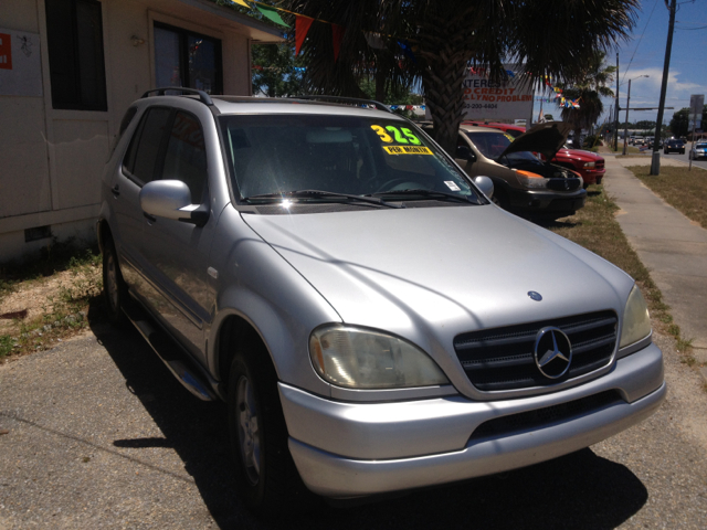 2000 Mercedes-Benz M-Class AWD Wagon Automatic VERY NICE