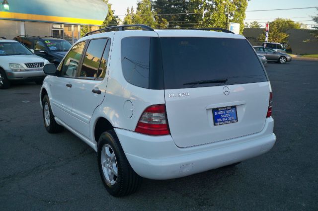 2000 Mercedes-Benz M-Class AWD Wagon Automatic VERY NICE