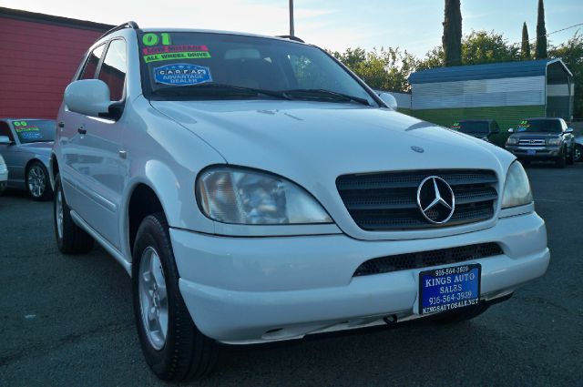 2000 Mercedes-Benz M-Class AWD Wagon Automatic VERY NICE