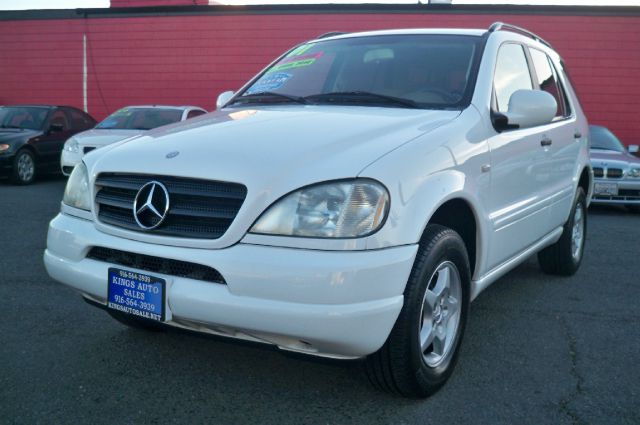 2000 Mercedes-Benz M-Class AWD Wagon Automatic VERY NICE