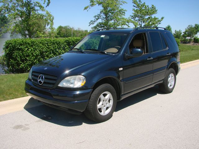 2000 Mercedes-Benz M-Class AWD Wagon Automatic VERY NICE