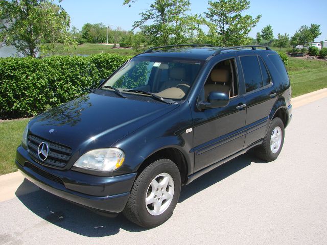 2000 Mercedes-Benz M-Class AWD Wagon Automatic VERY NICE