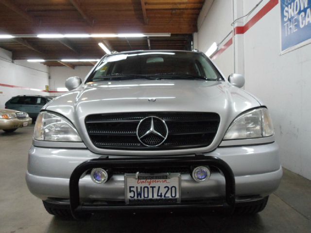 2000 Mercedes-Benz M-Class AWD Wagon Automatic VERY NICE