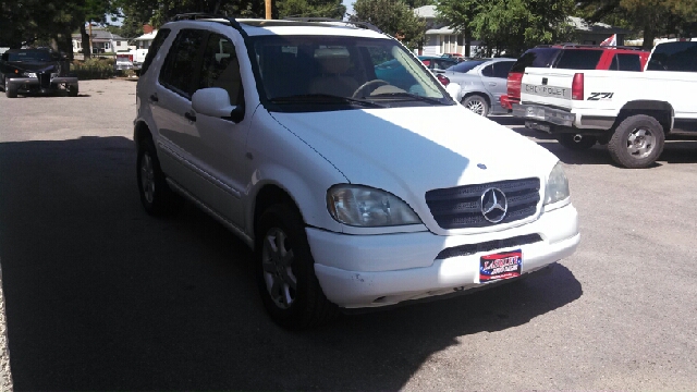 2000 Mercedes-Benz M-Class 3500 SLT Dually