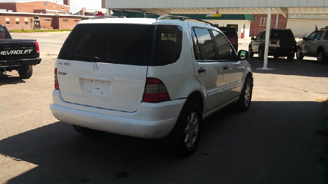 2000 Mercedes-Benz M-Class 3500 SLT Dually